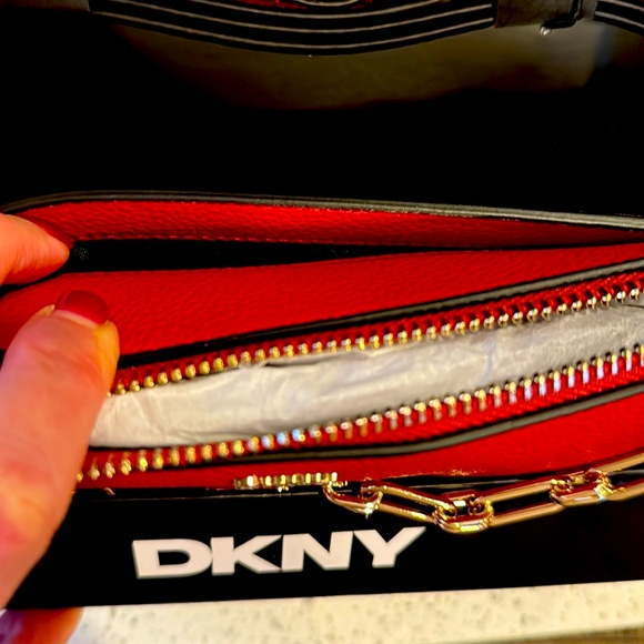 NIB🎁DKNY🎁 Bryant Park Demi Purse Bag w/Chain & Leather Strap🎁❣️Handbag - Picture 7 of 9